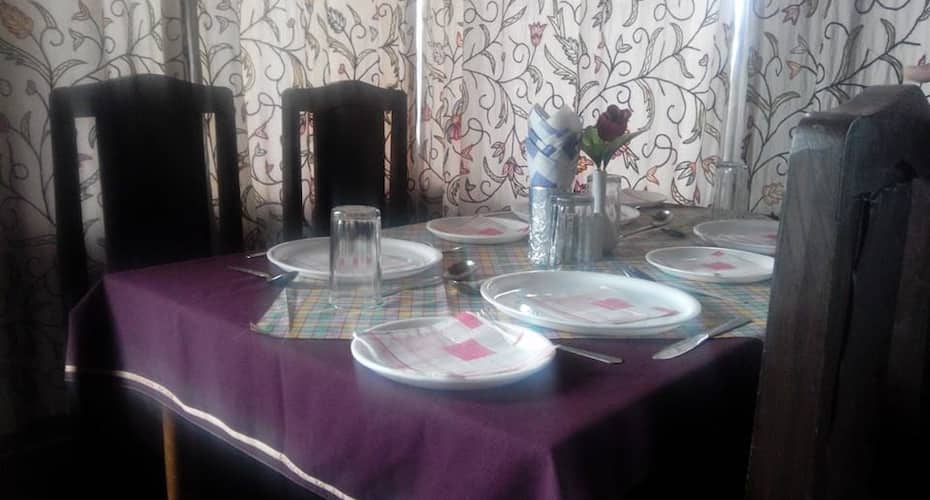 Hotel Yemberzal, Gulmarg 4